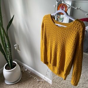 OLD NAVY mustard sweater🌞